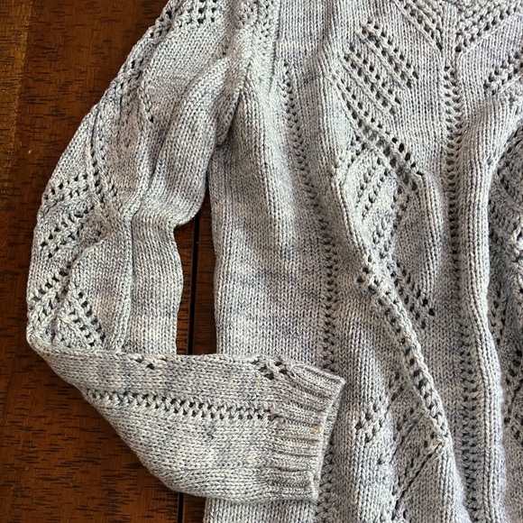⚡️MOVING SALE⚡️Gap knit sweater ⚡️MOVING SALE⚡️ - Picture 2 of 5